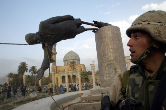 El 9 de abril de 2003, cayó el régimen de Sadam Hussein en Irak, un país que hoy sigue en guerra. / Foto: Reuters