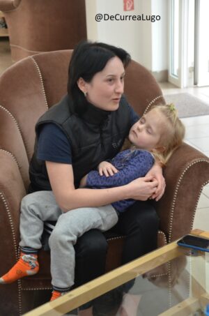 Female Ukrainian refugees in Bucharest 1