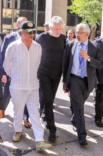 Con Petro y Roger Waters, 2025 (1)