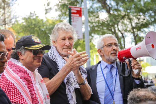 Con Petro y Roger Waters, 2025 (2)