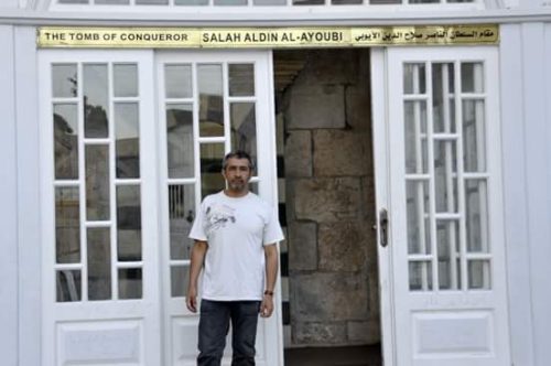 En la tumba de Saladino